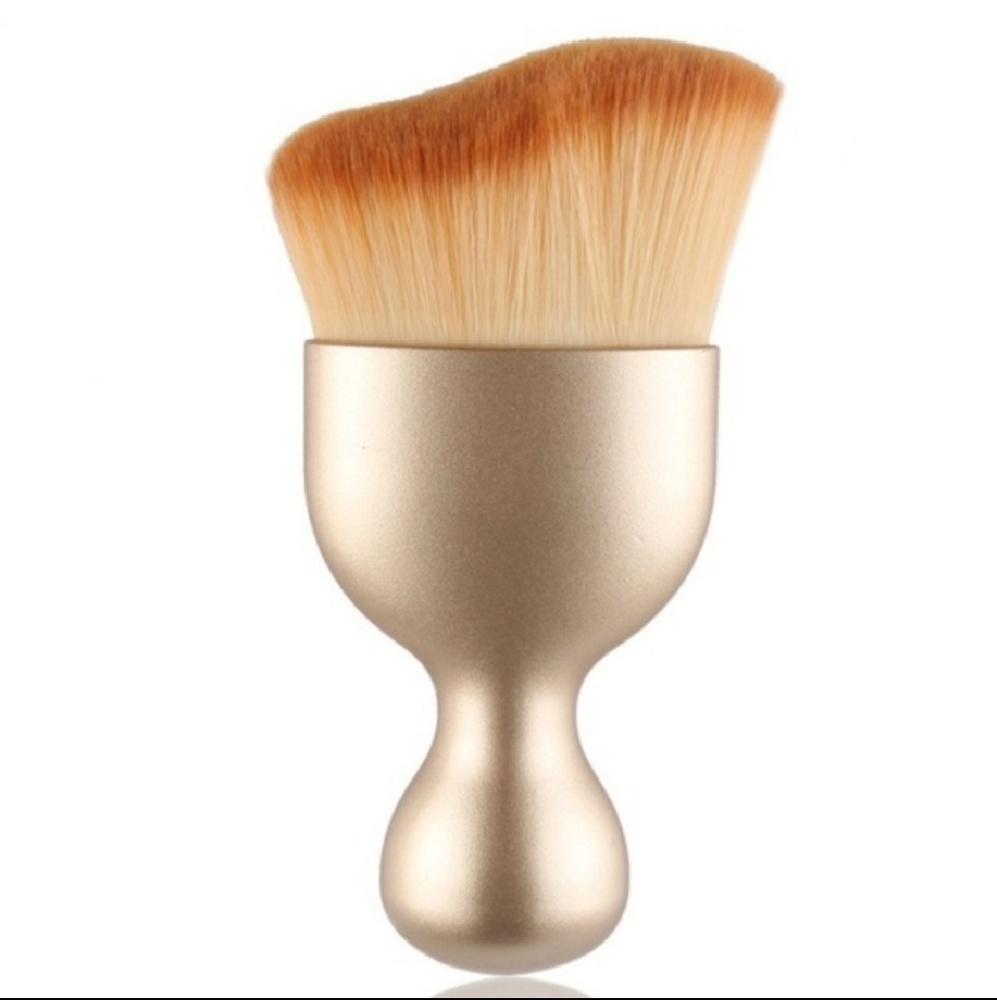 Paintbrush Shaped Foundation Brush